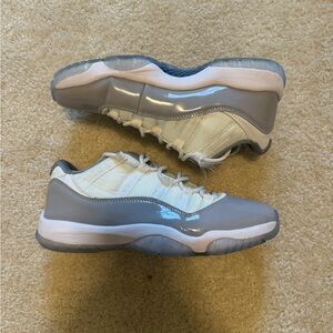 Jordan 11 Retro Low
Cement Grey